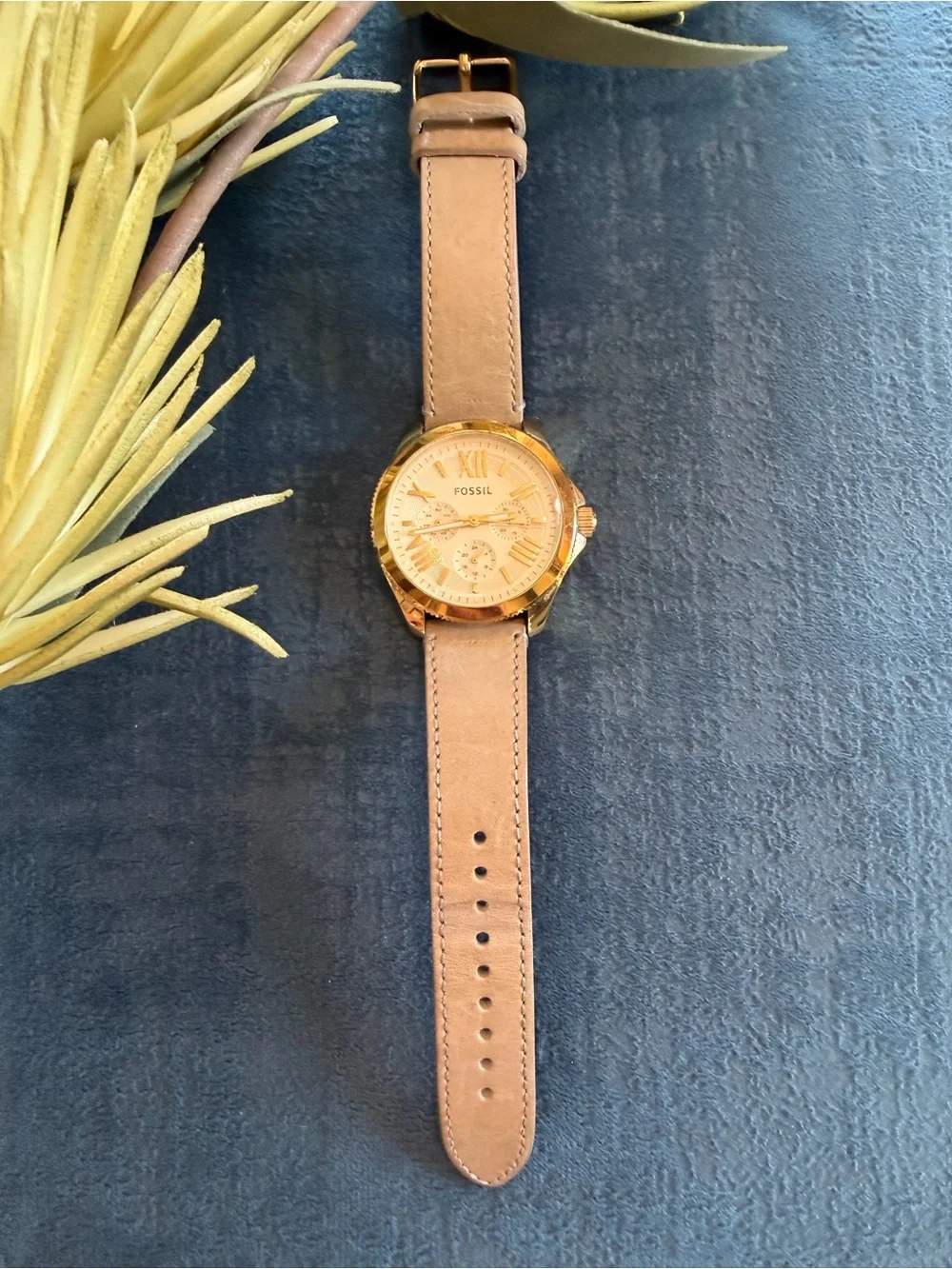 Fossil Women’s Taupe Genuine Leather Strap Watch with Gold Case